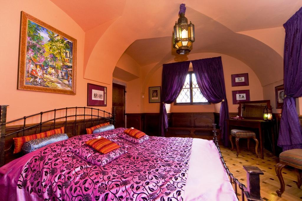 Zamek Jemniste Apartment Postupice Phòng bức ảnh